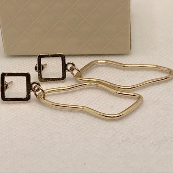 GP Dangle Earring - Picture 2 of 2